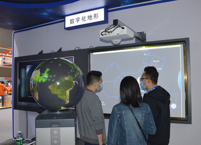 育龙科教亮相第78届中国教育装备展示会